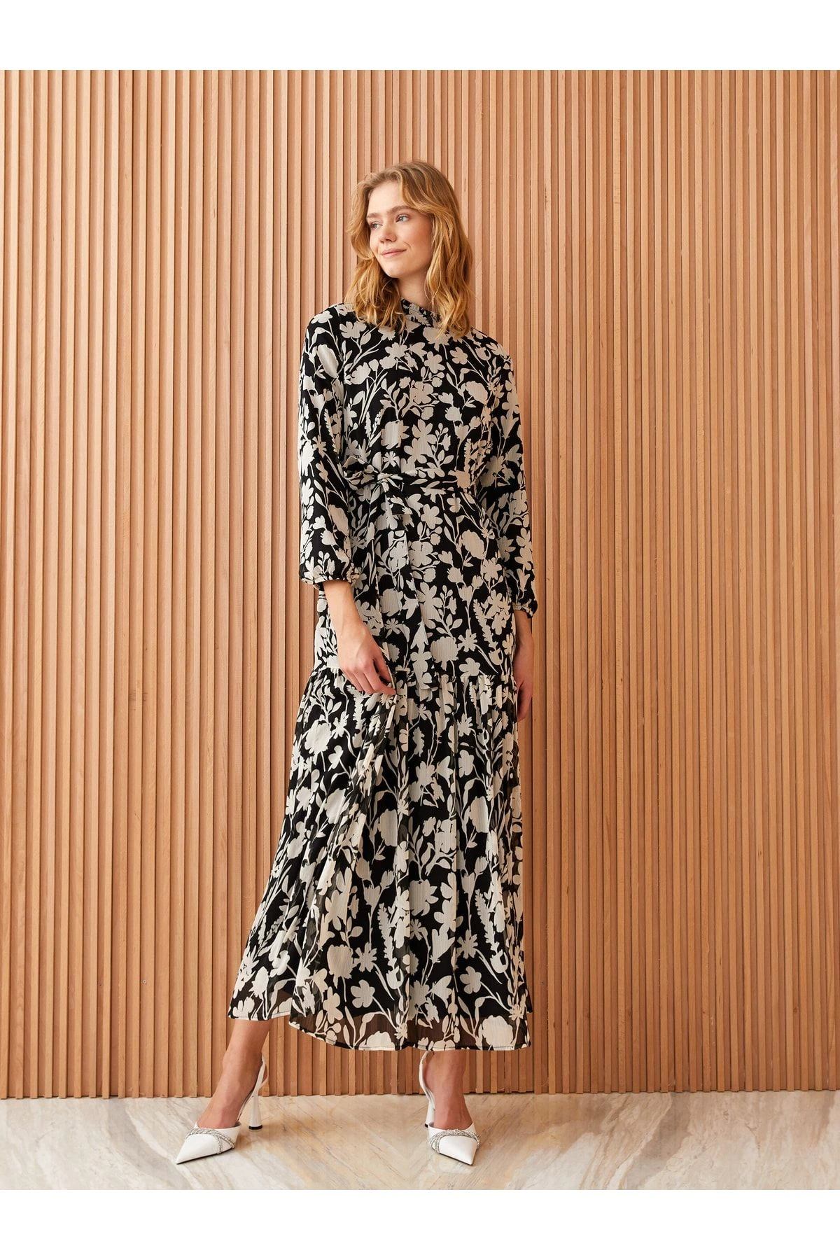 LC Waikiki Kleid - Schwarz - Shift Damen Kleider 679262180 4 LC Waikiki Kleid - Schwarz - Shift Damen Kleider 679262180 – Bild 2