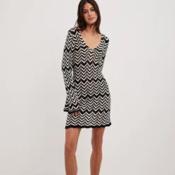 NA-KD Kleid - Mehrfarbig - Bodycon Damen Kleider 729111794 -Deutschland Lady Echt Verkaufs-Shop 3 org zoom 567