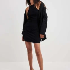 NA-KD Kleid - Schwarz - Basic Damen Kleider 753066796 -Deutschland Lady Echt Verkaufs-Shop 3 org zoom 880