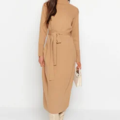 TRENDYOL MODEST Kleid - Beige - Shift